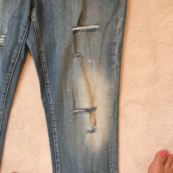 Distressed Jeans - Picture 2 of 5