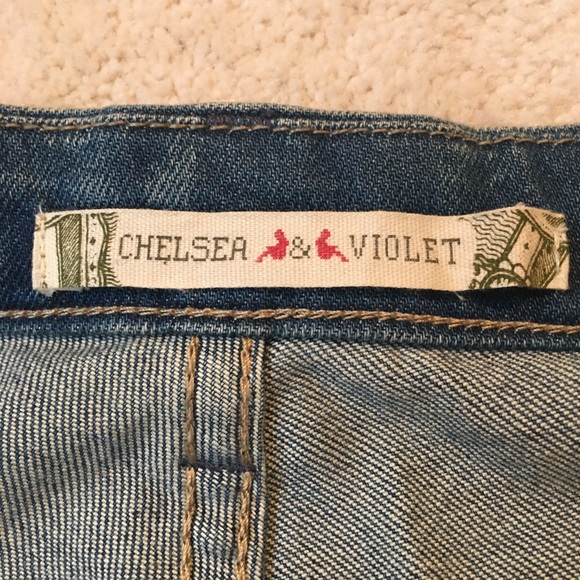 Distressed Jeans - Picture 4 of 5