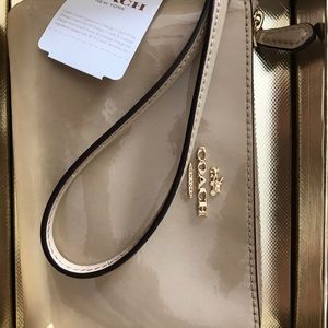 Nwt coach wristlet