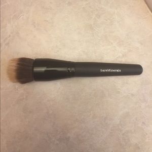 BareMinerals smooth face foundation brush