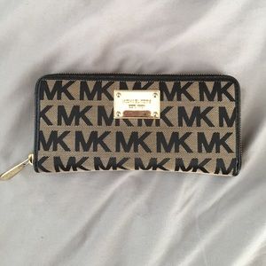 Michael Kors wallet