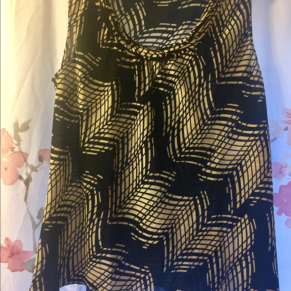 Spense Black and Cream Geometric Shell