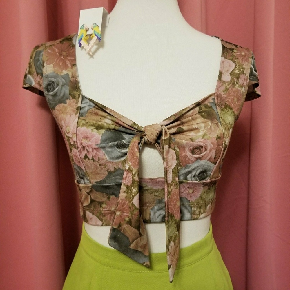 Floral Tie Crop Top