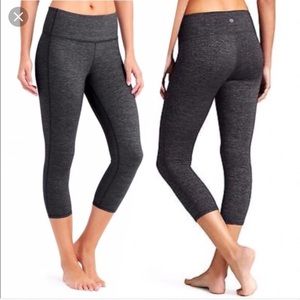 Athleta black capris