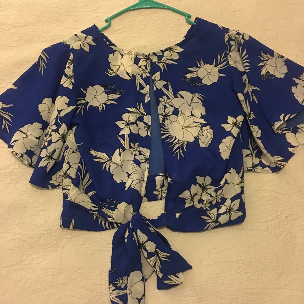 Floral open back crop top (small)