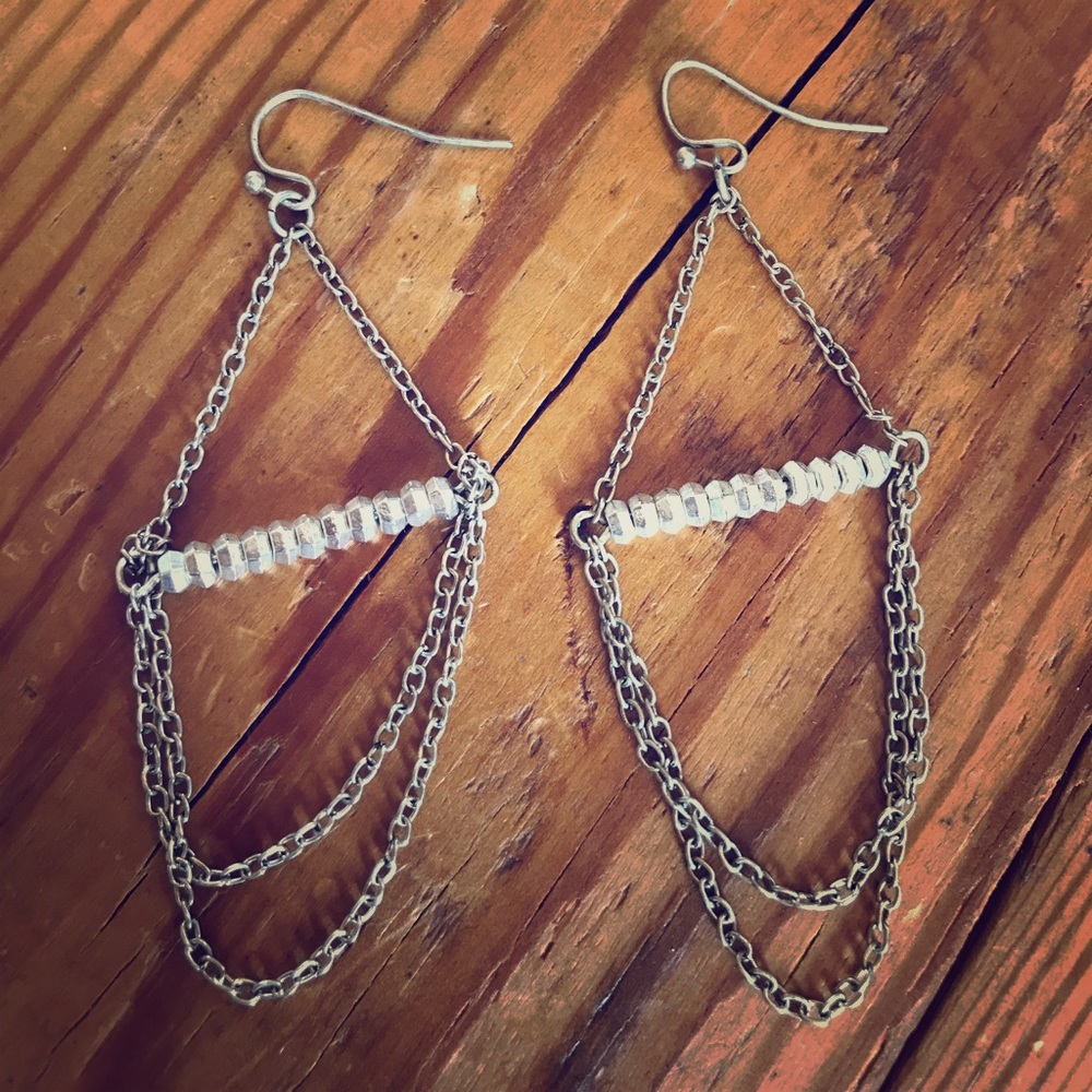 ~*Stylish*~ Urban Outfitters Silver Chain Earrings