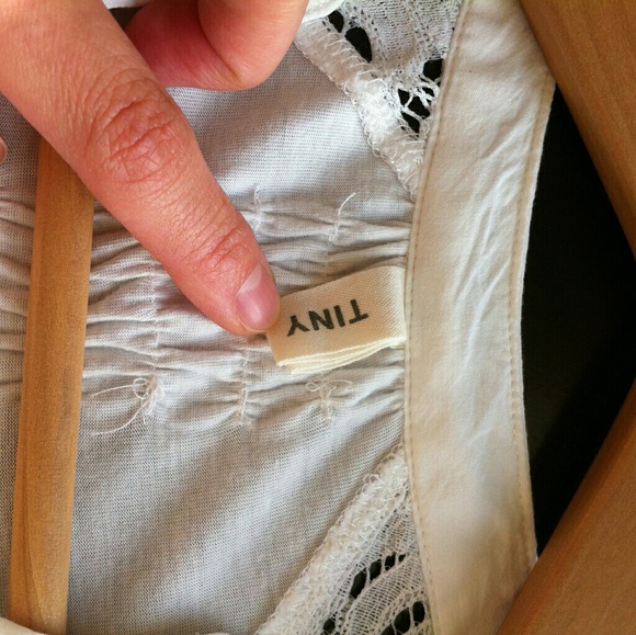 Anthropologie Embroidered Kalei Buttondown by TINY - Picture 5 of 6