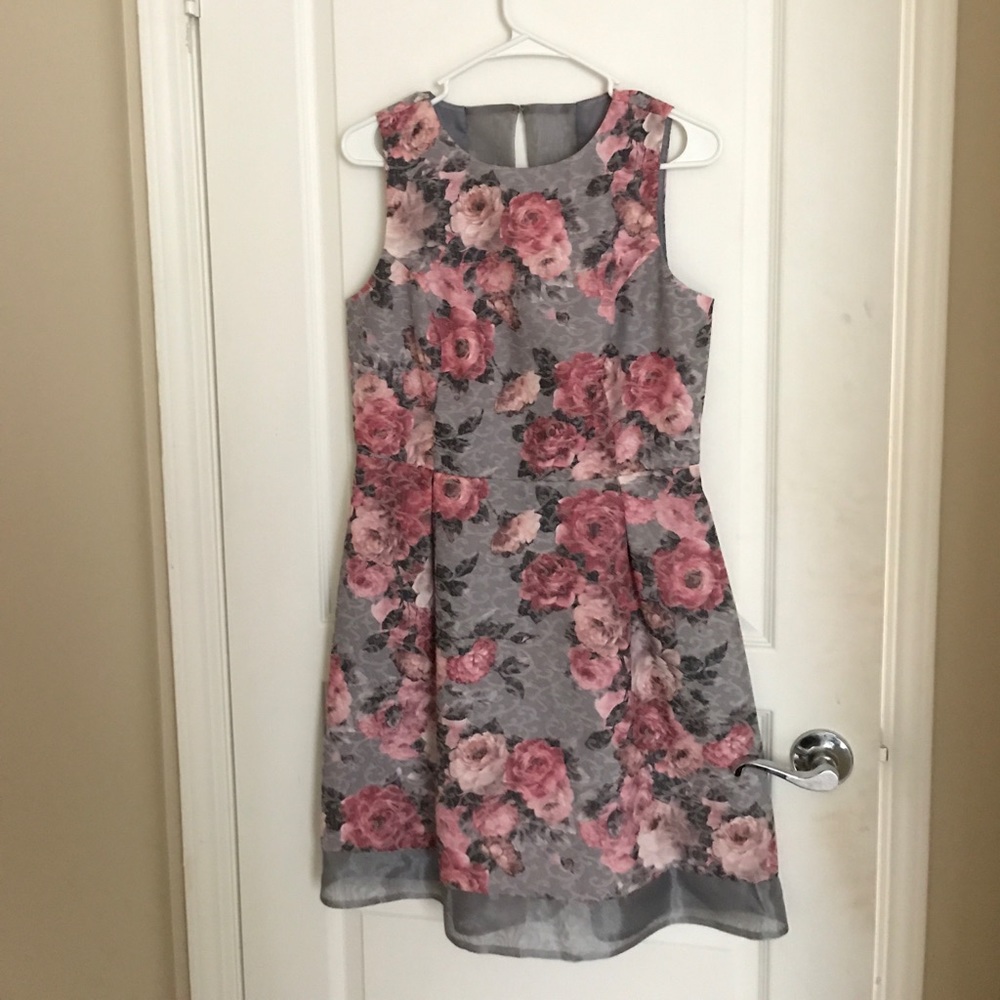 Gorgeous dress!