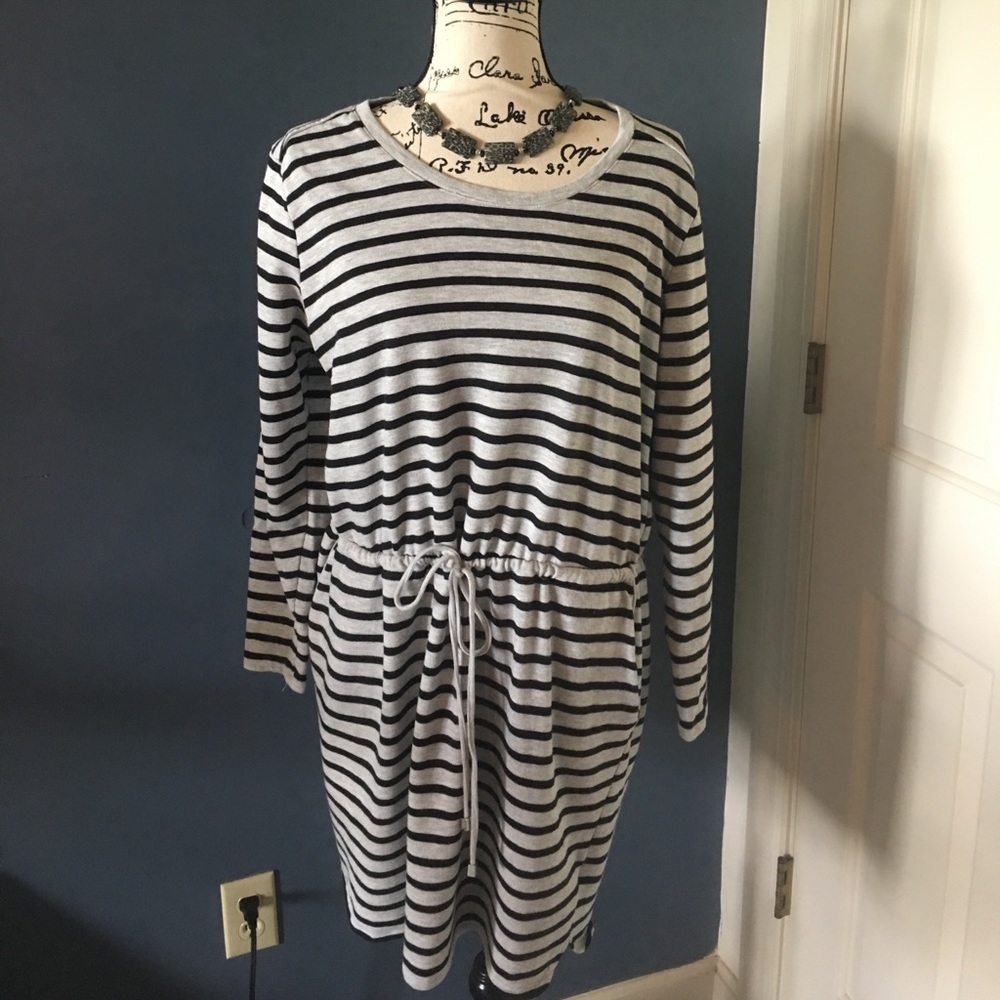 Women's XXL sweatshirt dress gray black stripes