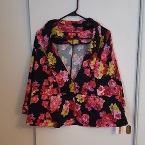 NWT Elle Floral Blazer