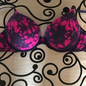 PINK bra,