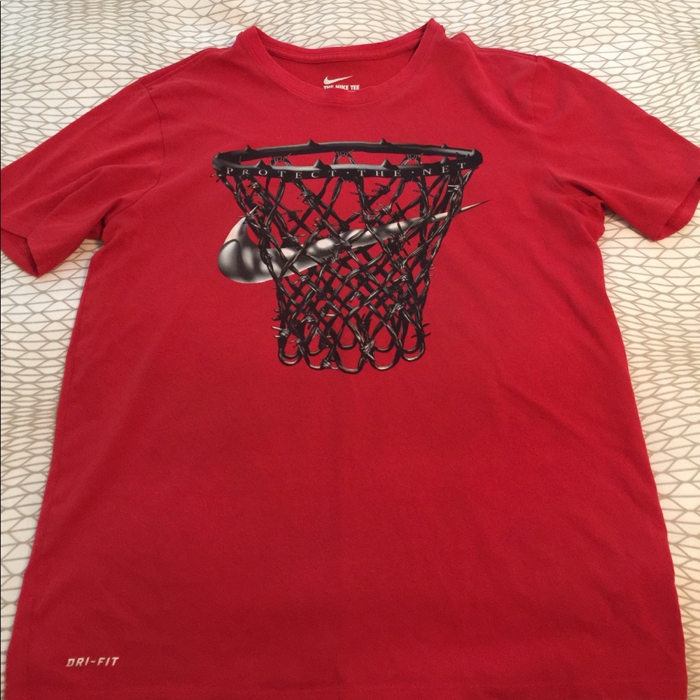 Tee shirt