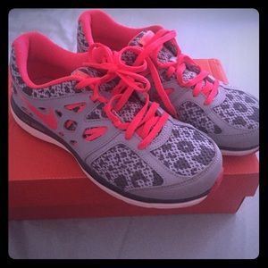 Nike Dual Fusion Lite