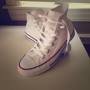 NWOB! White Converse!