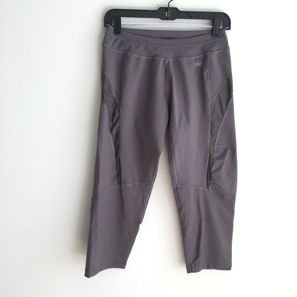 ALO Yoga Pants - Alo Gray CoolFit Mesh Panel Tight Fit Capri Pants