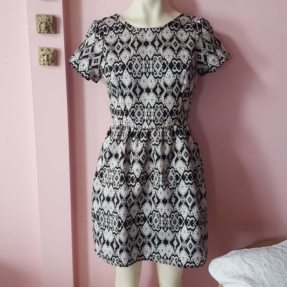 Black and white dress with industrial zipper - Picture 1 of 2