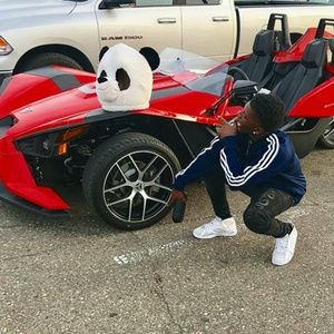 Meet your Posher, Eric