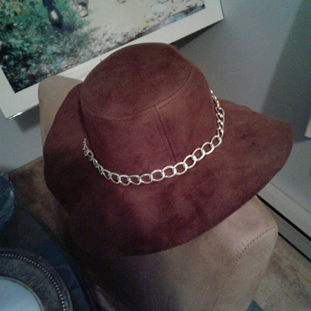 SUEDETTE FLOP HAT