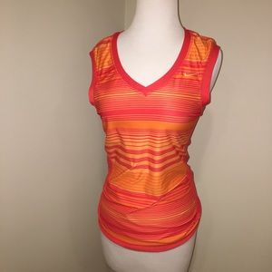 Nike fit dry sleeveless workout top
