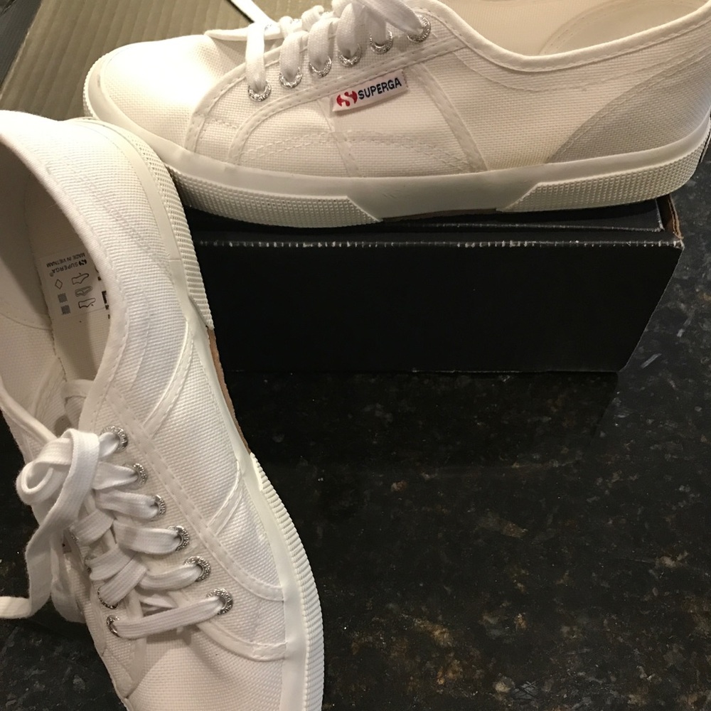 Superga Women's casual tennis shoes 9.5 style 4205