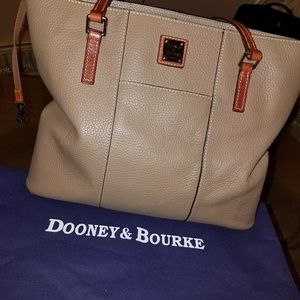 DOONEY & BOURKE SHOULDER BAG