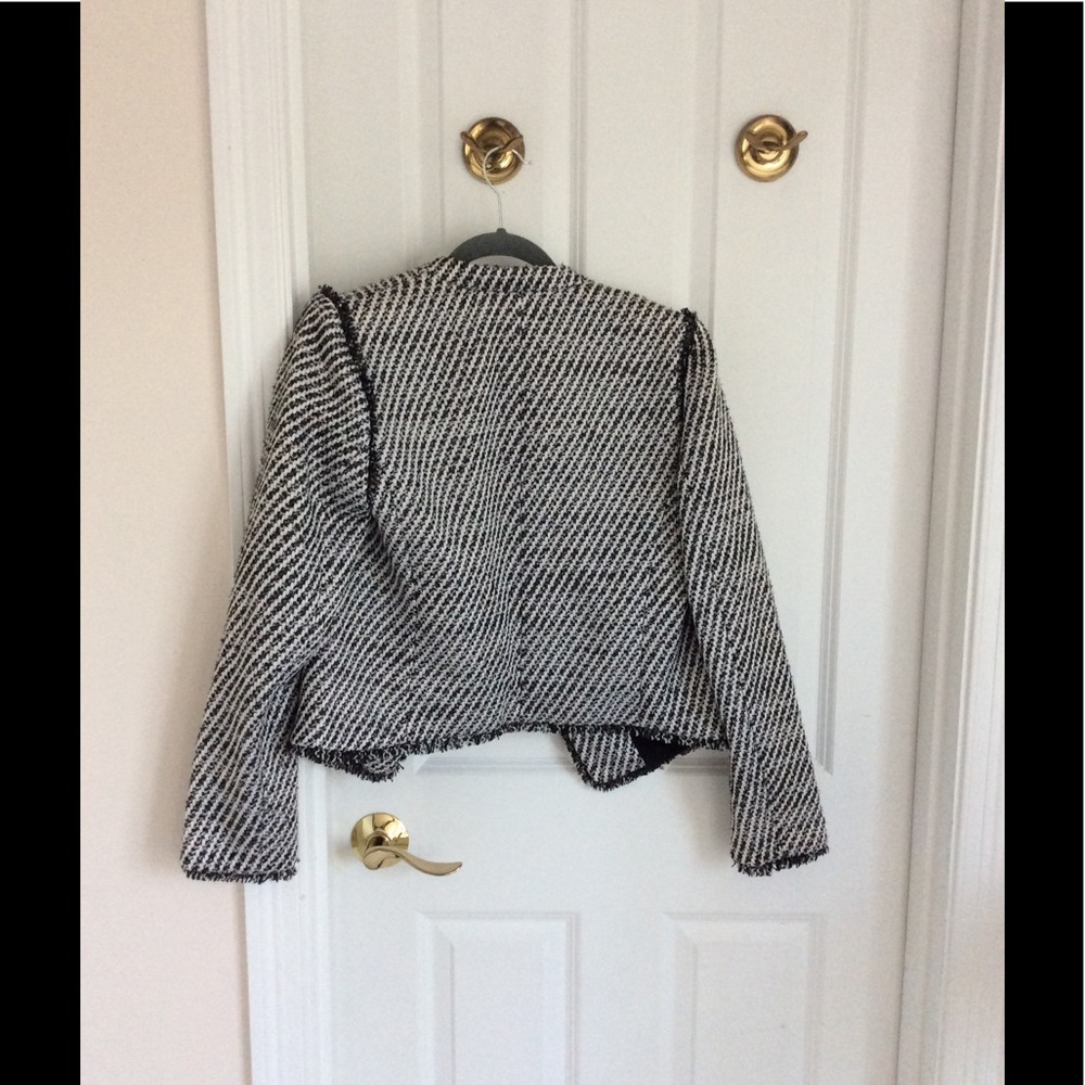 🎉HP🎊❤️Ann Taylor fringe trim blazer. - Picture 7 of 8