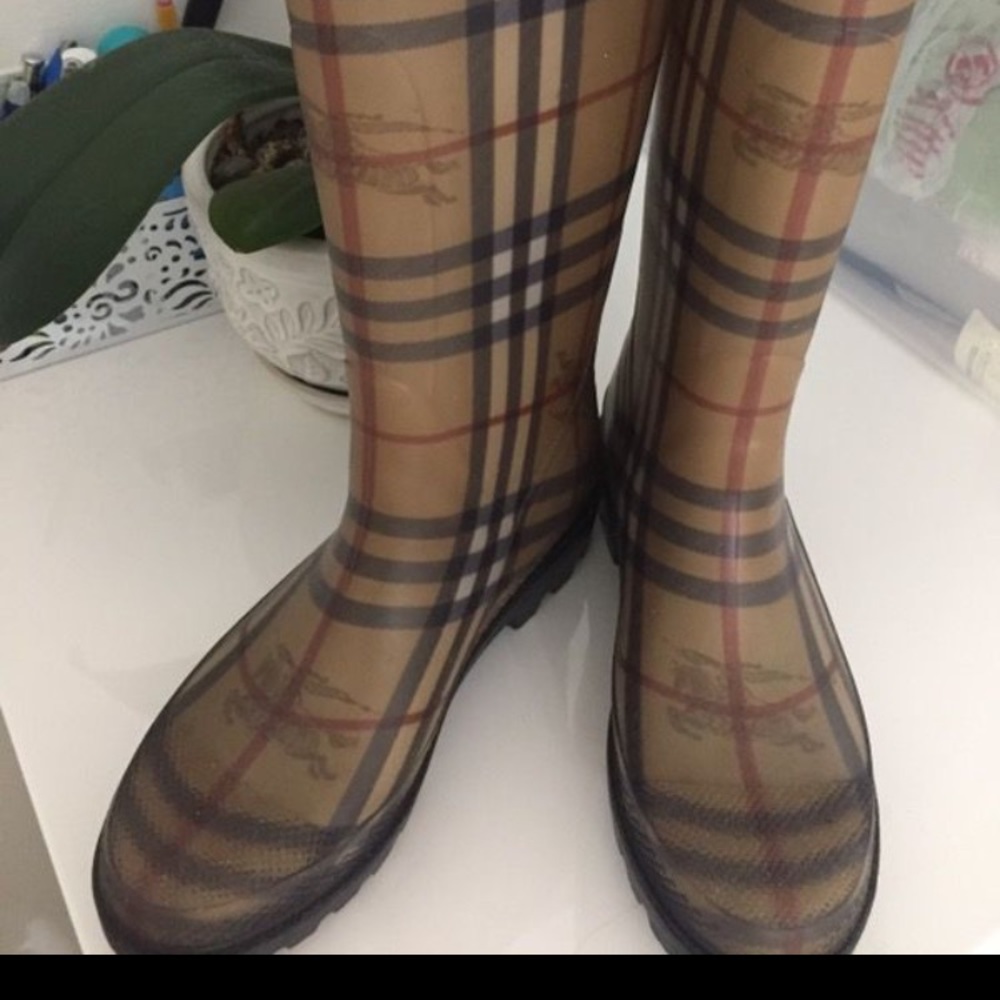 Burberry  ☔️ Rain Boots Size 36 US 5.5-6
