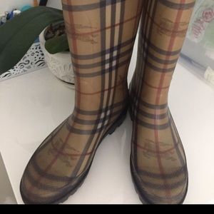 Burberry  ☔️ Rain Boots Size 36 US 5.5-6