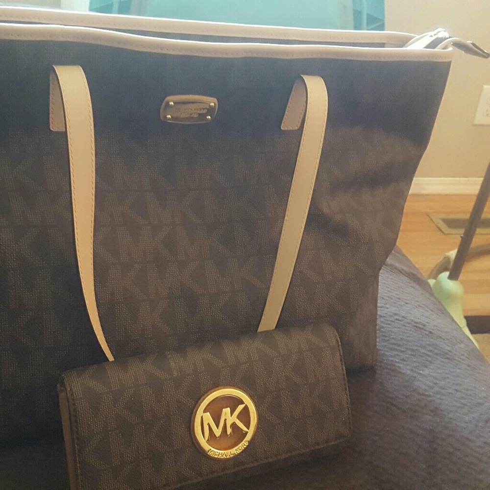Mk Purse and wallet