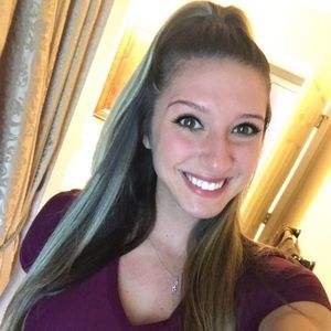 Meet your Posher, Abigail