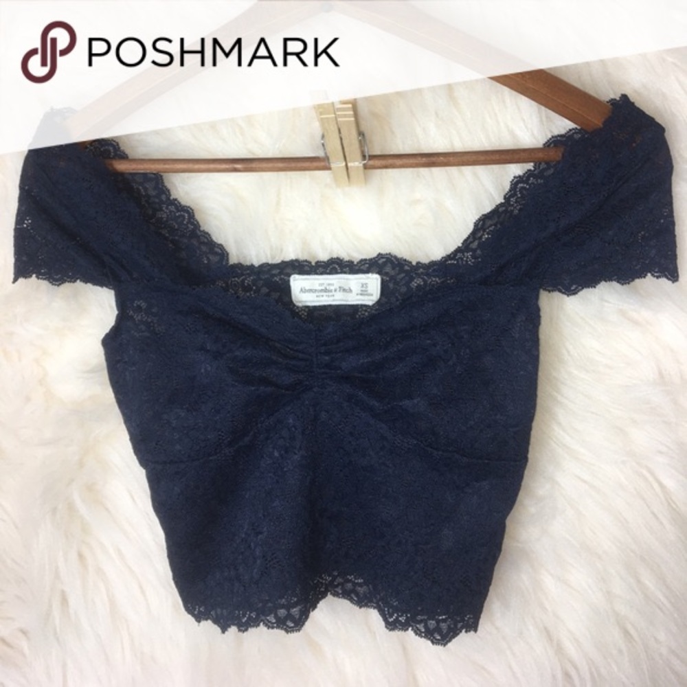 Abercrombie and Fitch short sleeved Lace crop top