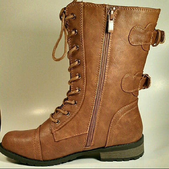 🚨RESTOCKED!🚨 TAN QUILTED COMBAT BOOTS - Picture 4 of 5