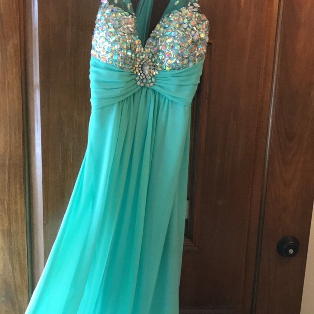 Beautiful elegant dress ! ( worn once )