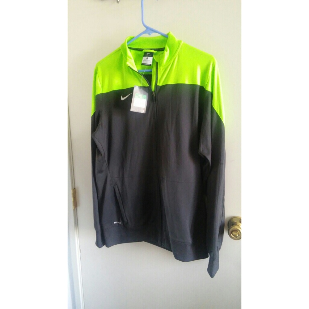 NIKE DRI-FIT