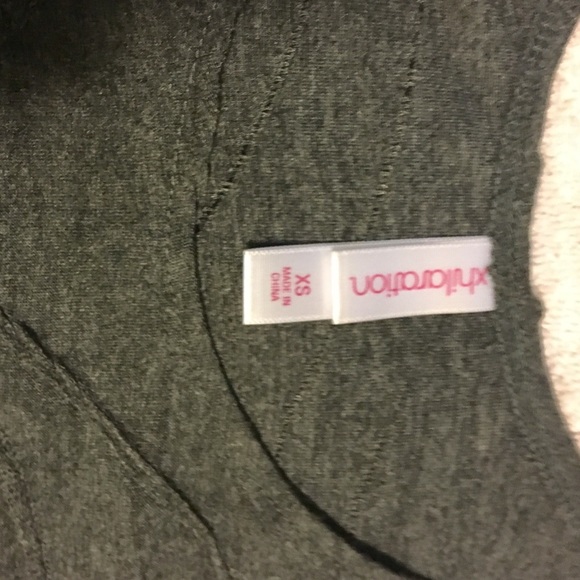 Wavy gray dress - Picture 2 of 3