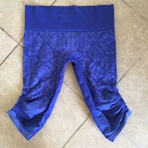 Lululemon snake skin crop leggings