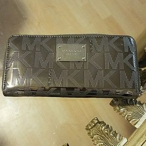 MICHEAL Kors Mirror Monogram Wallet