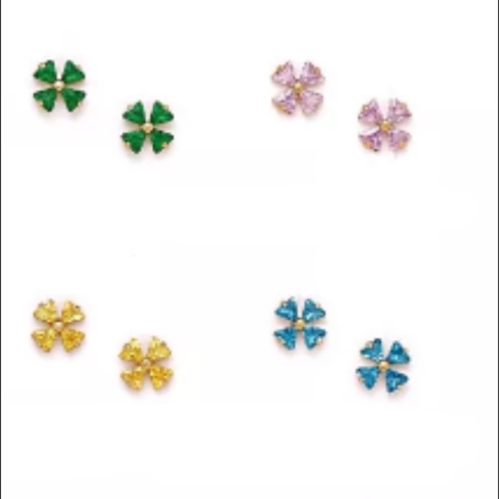 14k Solid Gold CZ Flower 🌺 Earrings/(screw back)