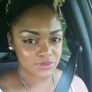 Meet your Posher, Carmella