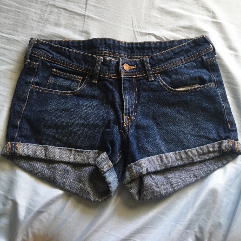 SOLD H&M Skinny Los Waist Denim Shorts