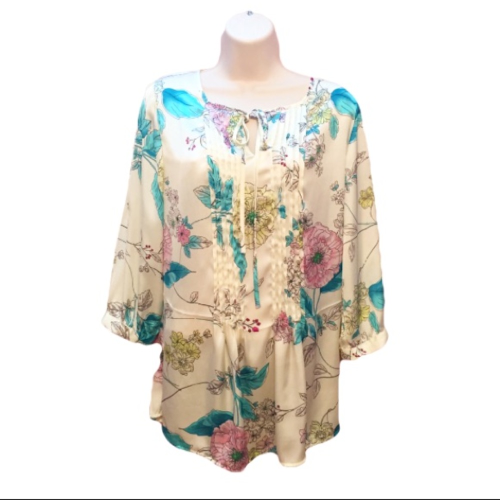 Beautiful Floral Blouse Medium