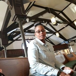 Meet your Posher, Jameka