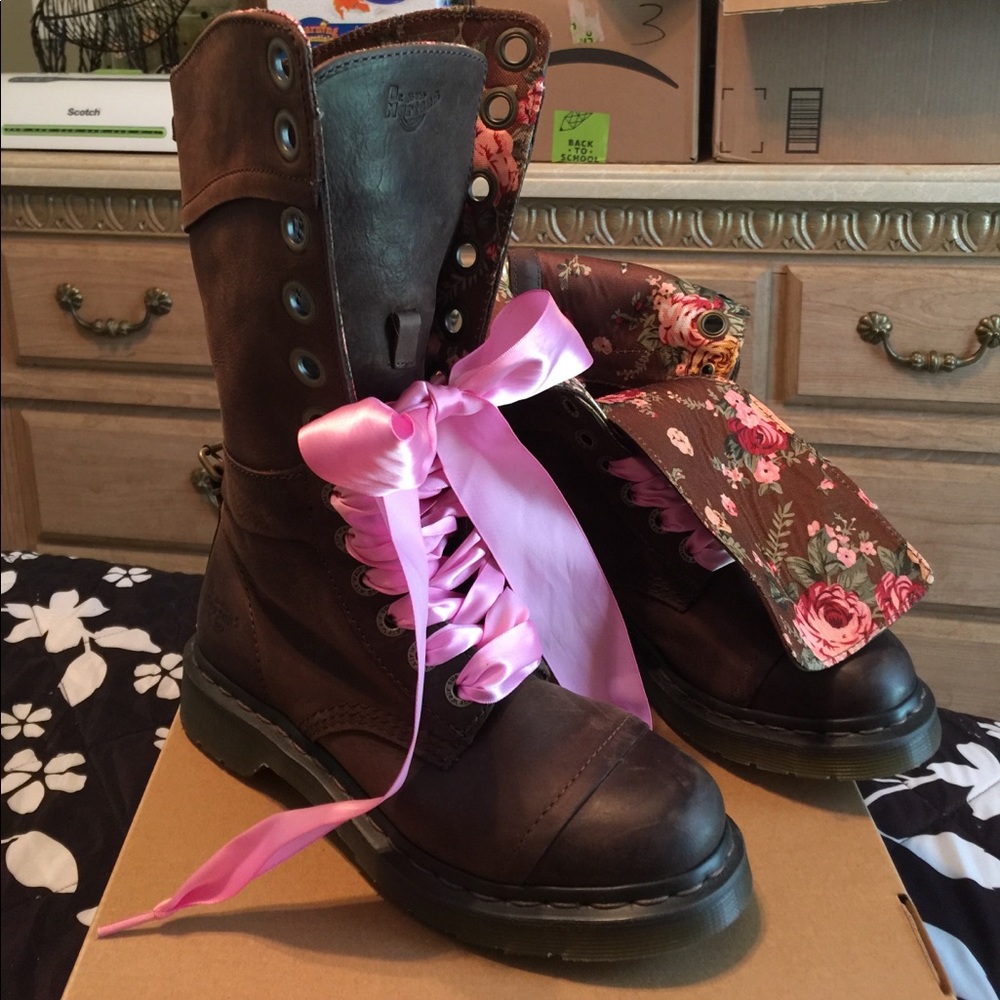 Dr. Martens Triumph 2 Combat boots