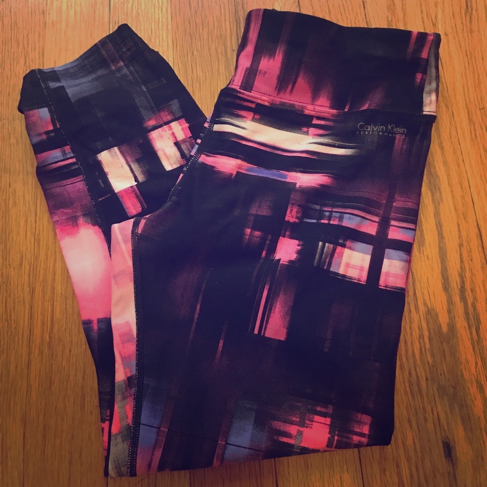 Calvin Klein performance workout capris HOT print✨