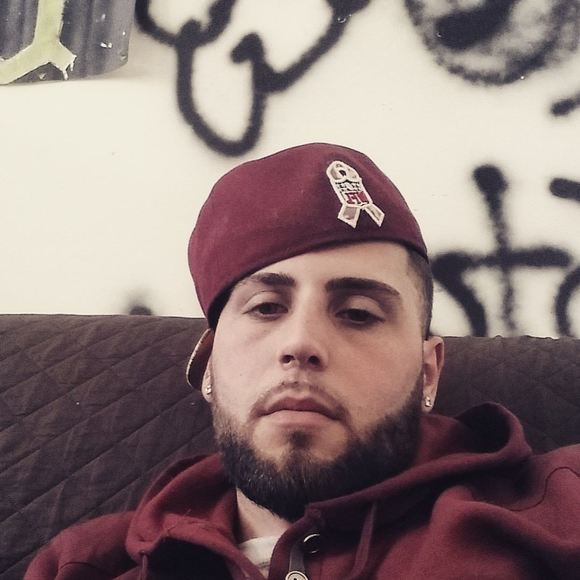 Meet your Posher, Chris - Picture 1 of 1