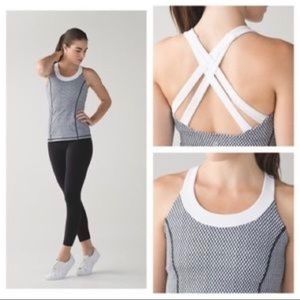 Lululemon Enhearten Tank size 6