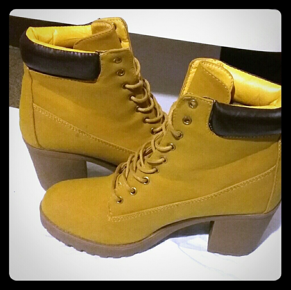 Heel boots