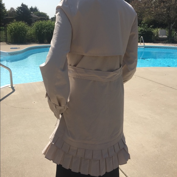 Luii NWOT Button Down Double Pleated Hem off white 3/4 trench coat jacket L - Picture 7 of 12