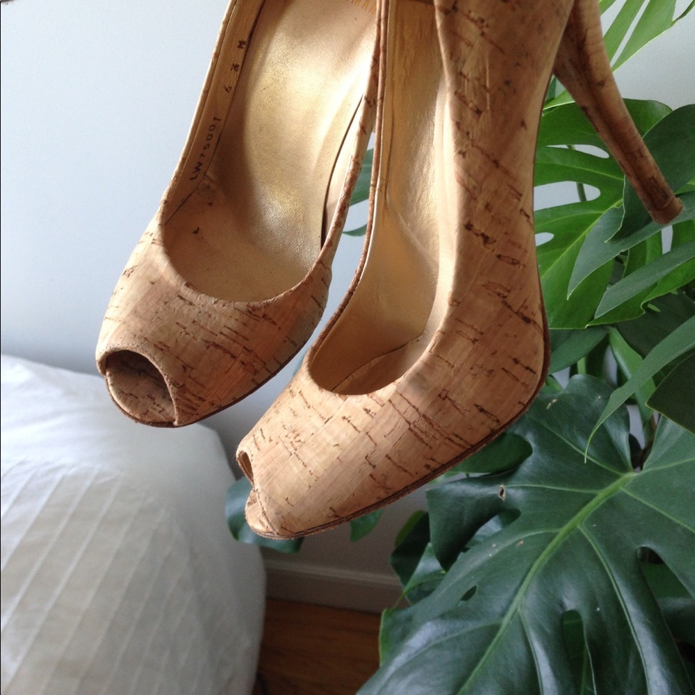 Stunning Stuart Weitzman cork peep-toe heels