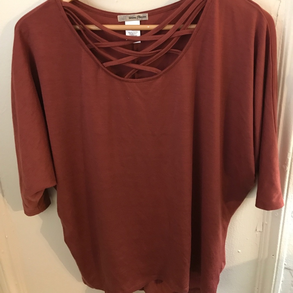 Size M Criss cross tops